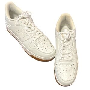 Nautical Men's White Sneakers with Brown Logo on EUC, size‎ 11.